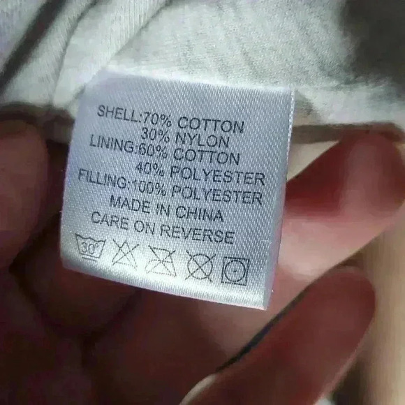 NFL Pro Line New England Patriots Filled Puffer Vest - Picture 7 of 7